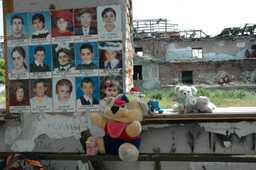 20 лет трагедии в Беслане: Слезы и свечи в память о погибших 😔