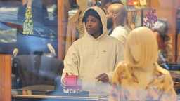 A$AP Rocky потратил все свои миллионы на подарок Рианне! 🤑