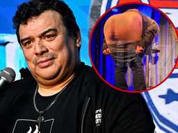 Карлос Менсия показал свои "бока" грубой паре в Эль-Пасо! 🍑