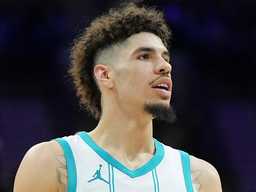 Ламело Болл оштрафован на 100 000 долларов за «не гомо»! 🏀💸