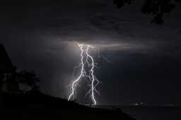 Молния убила педагога, ураган топит Москву! ⚡️😱