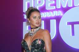 Огурцы, ботокс и слитые фото: Анна Asti ответила хейтерам! 🥒
