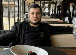 Техник - находится в критическом состоянии из-за поражения легких в Таиланде.