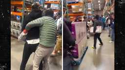 Покемон-бои в Costco! Мужики подрались из-за карточек!