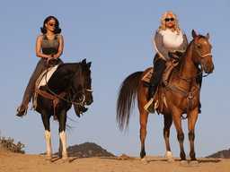Саити и Шайгирл прокатились верхом, готовясь к совместному хиту! 🐎💥