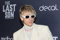 Шок! Отца Machine Gun Kelly судили за убийство в 9 лет! 😱
