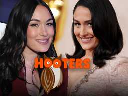 Шок! Звезды WWE топлесс разносили крылышки в Hooters! 🍗👙