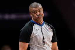 Скандал на NBA: судья обозвал родственниц игрока! 😱