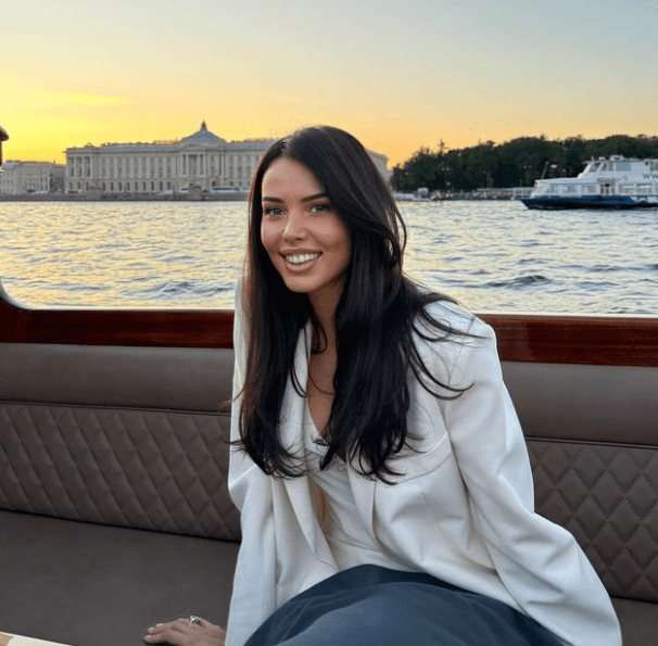 Анастасия Решетова с кольцом от нового бойфренда! 💍💖 (Фото: 1)
