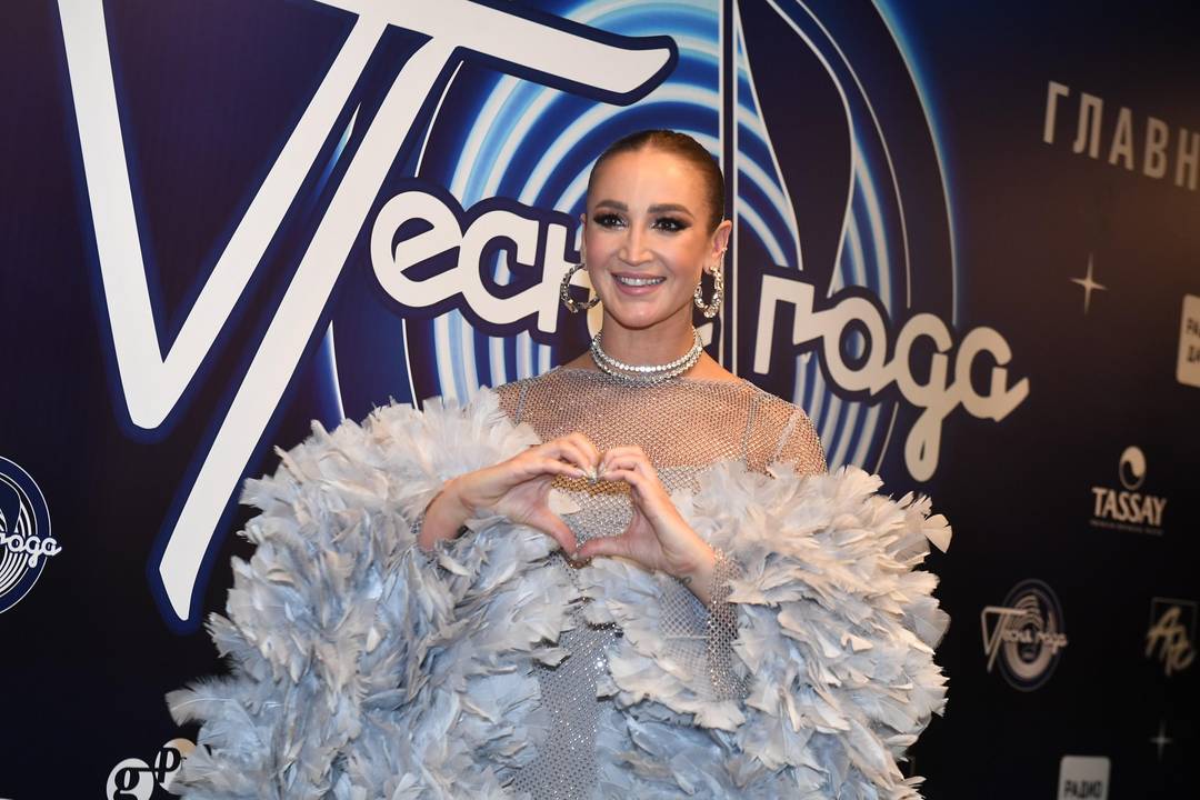 Бузова послала Салтыкову: "Выскочка? Да кто вы такие?" 🤬 (Фото: 1)