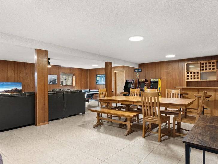Дом семьи Байерс из «Очень странных дел» выставлен на продажу! 😱 (Фото: 1)