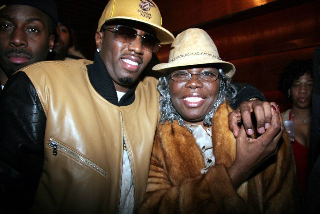 Мама Notorious B.I.G. готова надавать пощечин Дидди 😱 (Фото: 1)