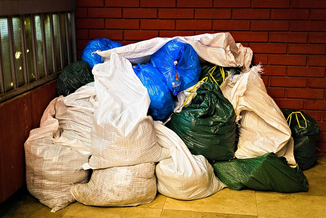 Мать-ехидна! 15-летняя выкинула новорожденного в мусоропровод 😱 (Фото: 1)