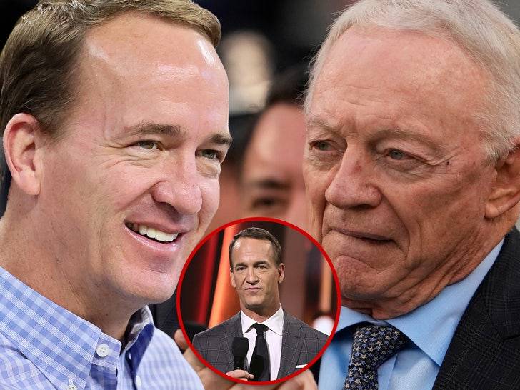 Мэннинг подколол Джонса на церемонии CMA Awards!  😂🏈 (Фото: 1)