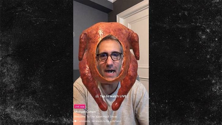 Миша Коэн в TikTok:  Тролли надевают ему на голову индюков!  😂🦃 (Фото: 1)