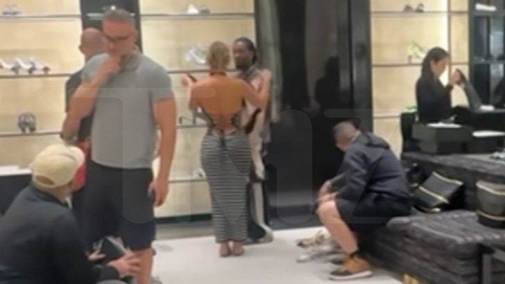 Offset в Дубае с новой герлфренд! 😲 Cardi B может кусать локти! (Фото: 1)