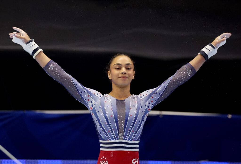 Шок! 16-летняя гимнастка обскакала саму Симону Байлз! 😳 (Фото: 1)