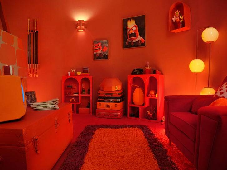 Шок! Airbnb Сдает Квартиру В Мозгу Мультяшного Персонажа! 🤯 (Фото: 1)