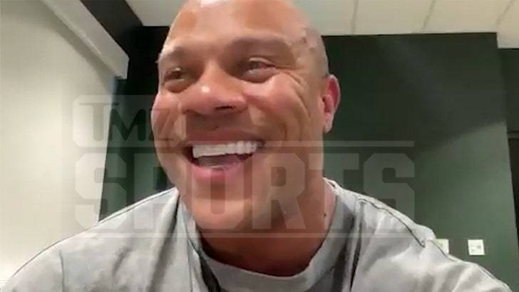 Шок! Фил Хит хочет сделать из звезды NFL бодибилдера! 😱 (Фото: 1)