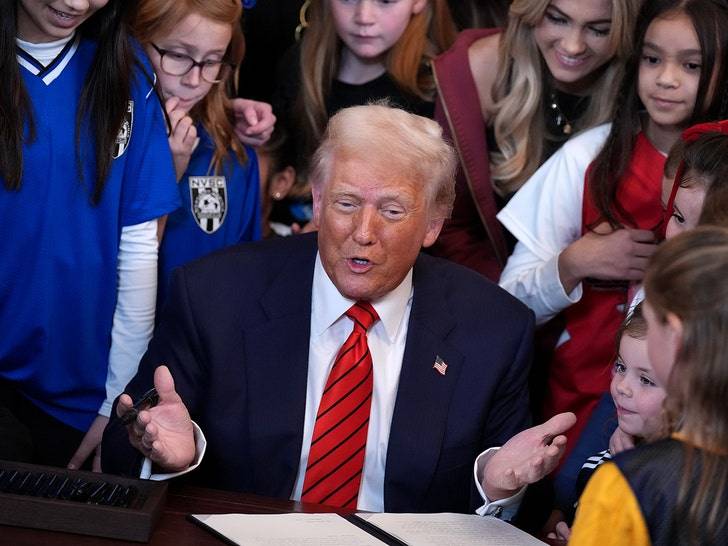 Трамп объявил войну трансгендерам в женском спорте! 😱 (Фото: 1)