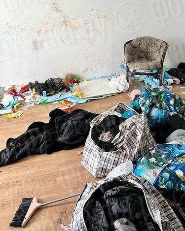 Трэш в Мурино! 😱 Дети-маугли выживали в квартире-помойке! (Фото: 1)