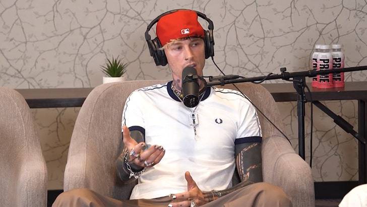 "Ты просто идиот!" 🤬 Машина Ган Келли жестко осадил бойца UFC (Фото: 1)