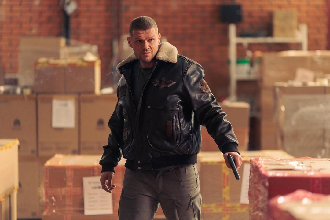 Вот это поворот! 😲 Боевик "Ухожу красиво 2" учит ценить семью! (Фото: 1)
