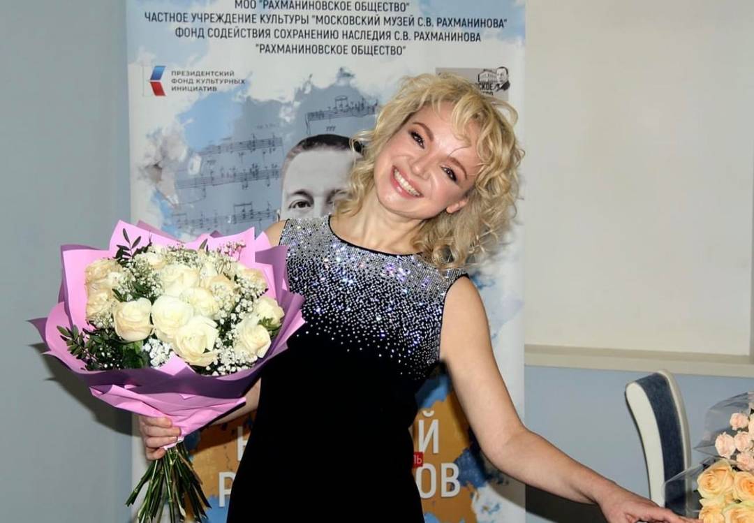 Вот это поворот! 😲 Экс-жена Джигарханяна тайно стала мамой! (Фото: 1)