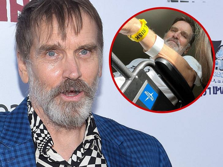 Звезда "Техасской резни бензопилой" сбит велосипедистом! 😱 (Фото: 1)