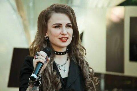 Арбенина упала с балкона на концерт! Но продолжила петь! Шоу! (Фото: 2)