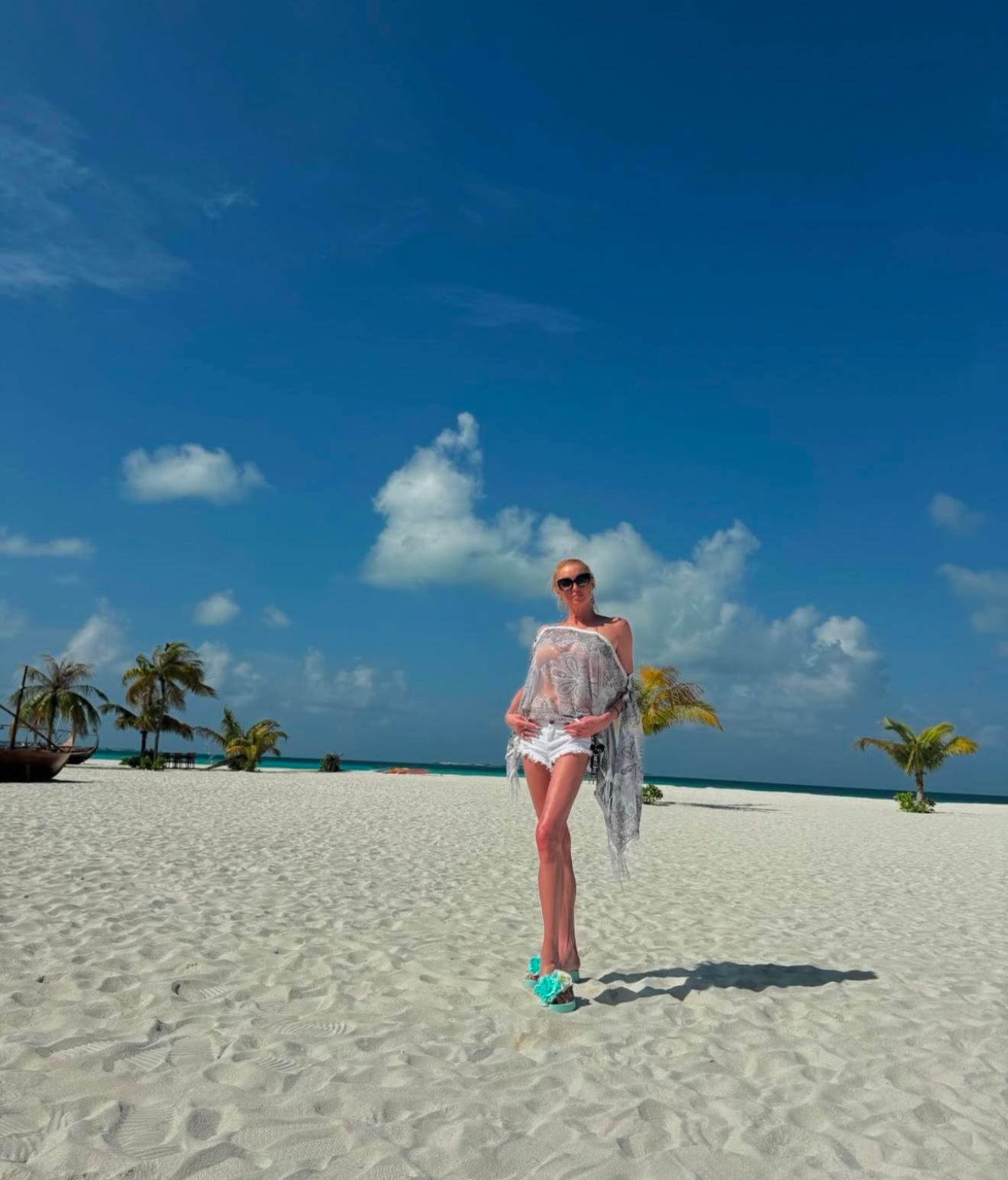 Фото: Анастасия Волочкова зажгла на Мальдивах с молодым танцором! 🏝️🔥 - Фото 6