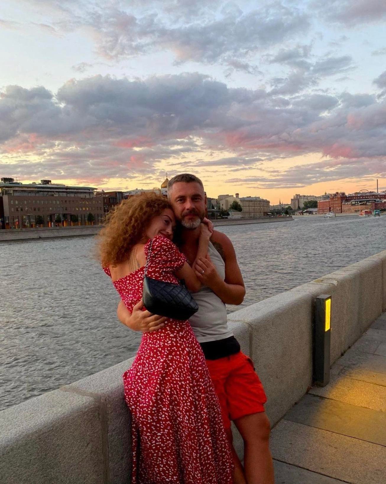 Фото: Батырев снова в разводе! Жена сбежала с младенцем 🏃‍♀️🍼 - Фото 3