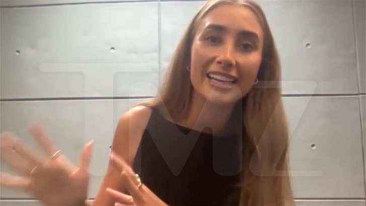 Фото: Беременна или нет? Звезда OnlyFans Лили Филлипс запутала всех! - Фото 5