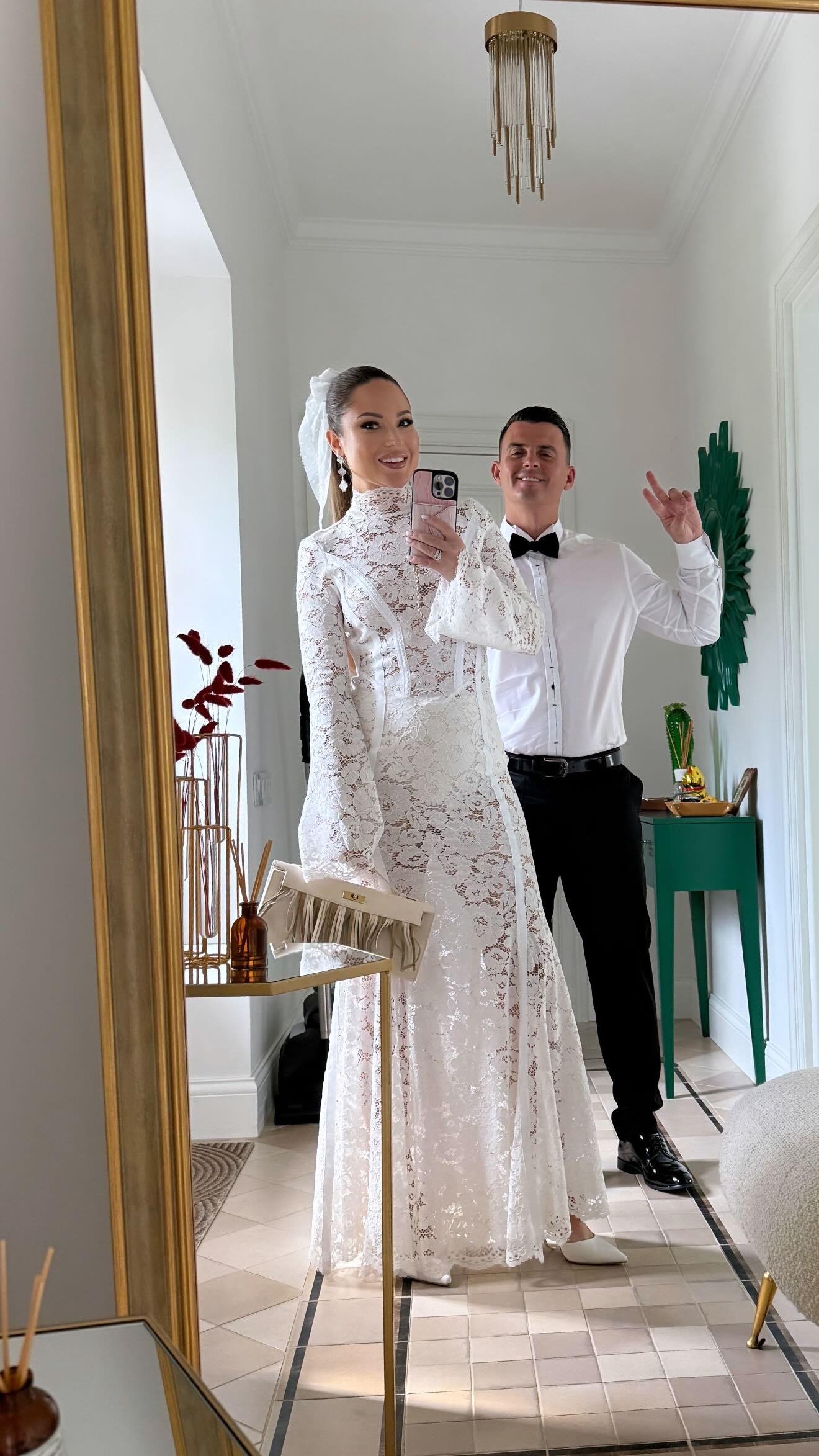 Фото: Бородина вышла замуж, а вел к алтарю муж Орловой?! 😱 Где Жужа? - Фото 4