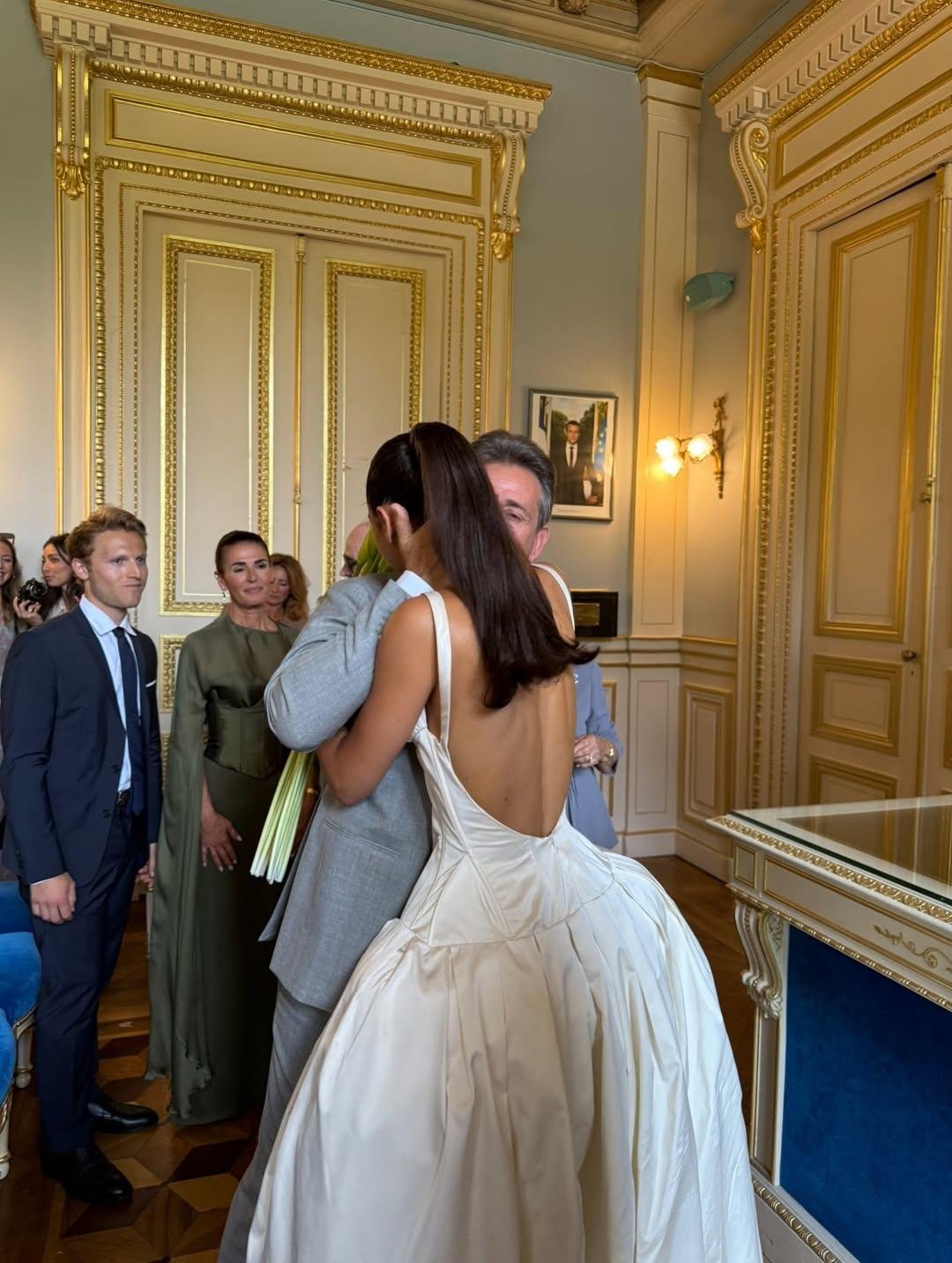 Фото: Брат Роузи Хантингтон-Уайтли женился! 👰‍♀️ Но это еще не все! 🤫 - Фото 7