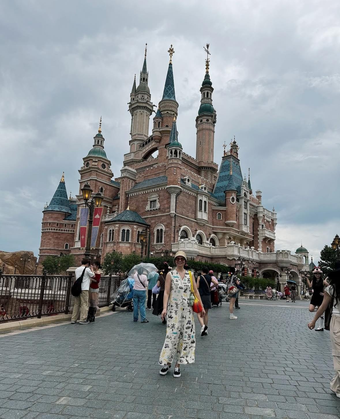 Фото: Брухунова зажигает: из Китая на концерт Кадышевой! 💃 - Фото 4