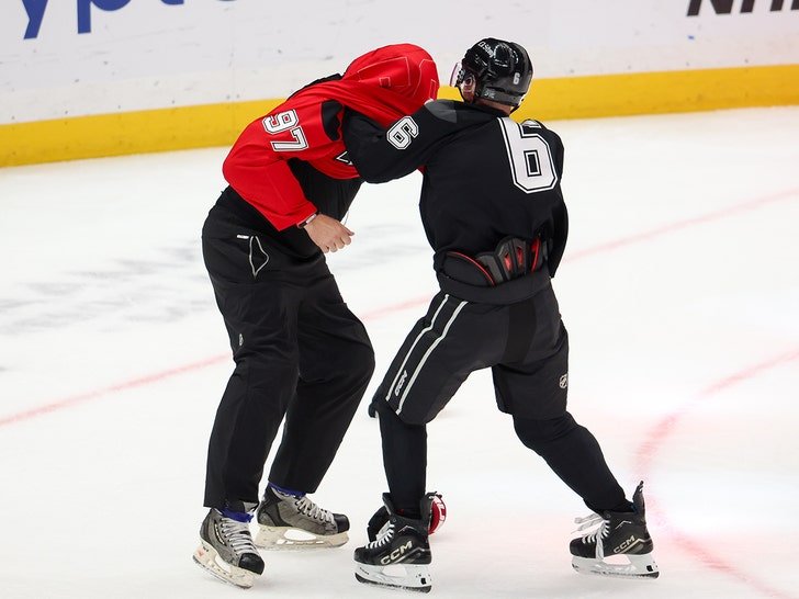 Фото: Джастин Бибер подрался на льду! 🤣🏒 - Фото 2