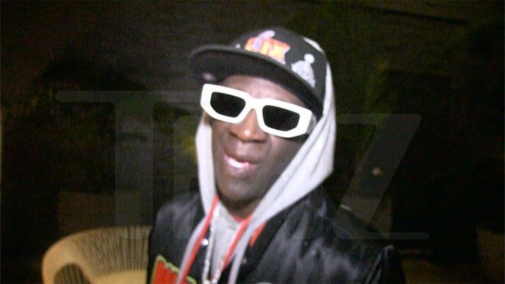 Фото: Flavor Flav спалился на "Masked Singer" слишком быстро! 😲 - Фото 1