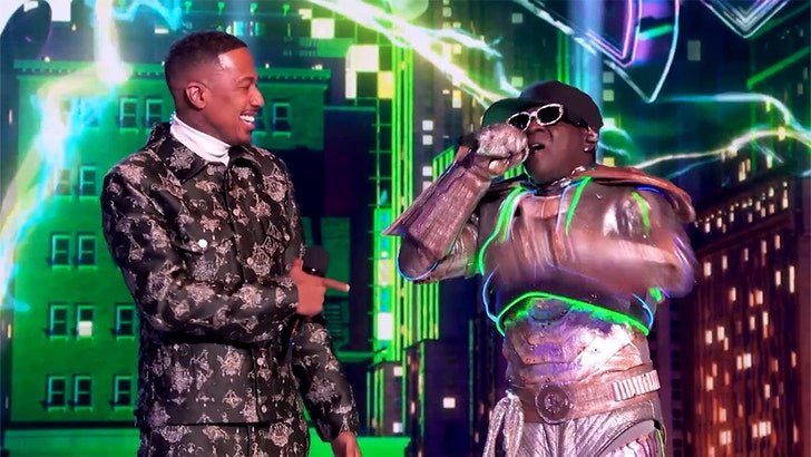 Фото: Flavor Flav спалился на "Masked Singer" слишком быстро! 😲 - Фото 2
