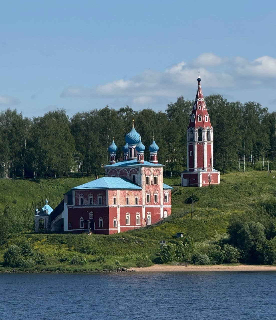 Фото: Ивлеева замаливает грехи?! 🤔 От тусовок к молитвам после свадьбы! - Фото 11
