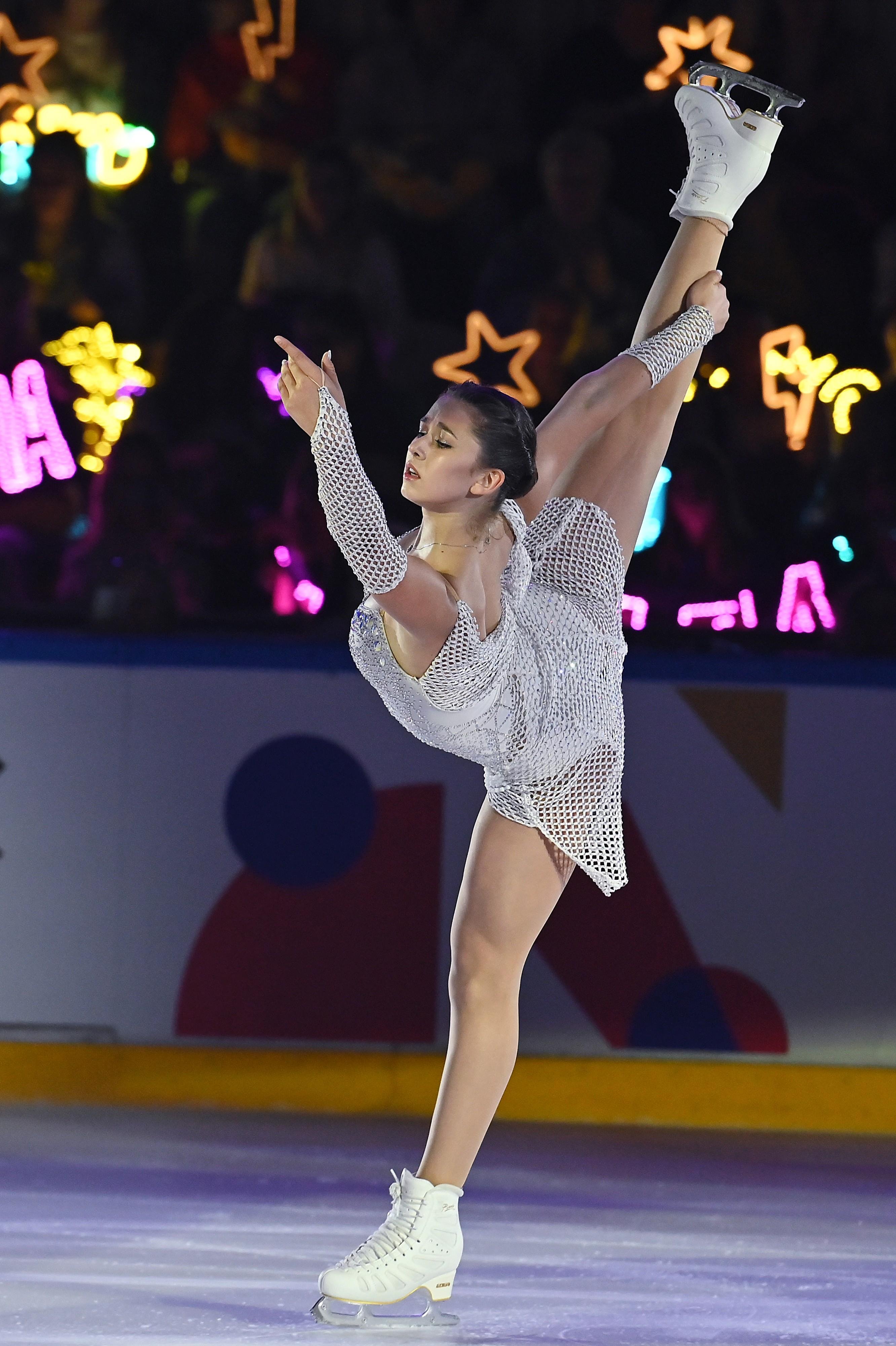 Фото: Камила Валиева запуталась в сетях хоккеиста-алиментщика! 🏒⛸️ - Фото 5