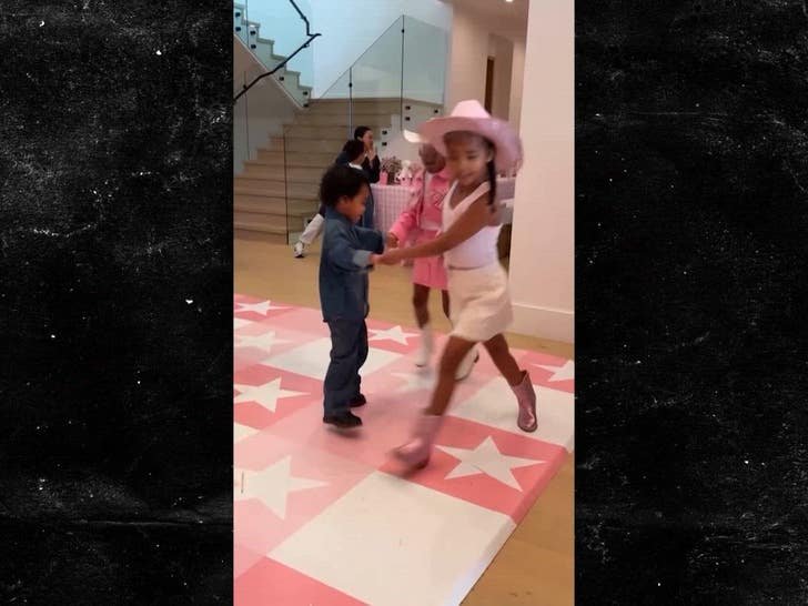 Фото: Ким Кардашьян устроила ковбойский отжиг на 7-летие дочери! 🤠 - Фото 2
