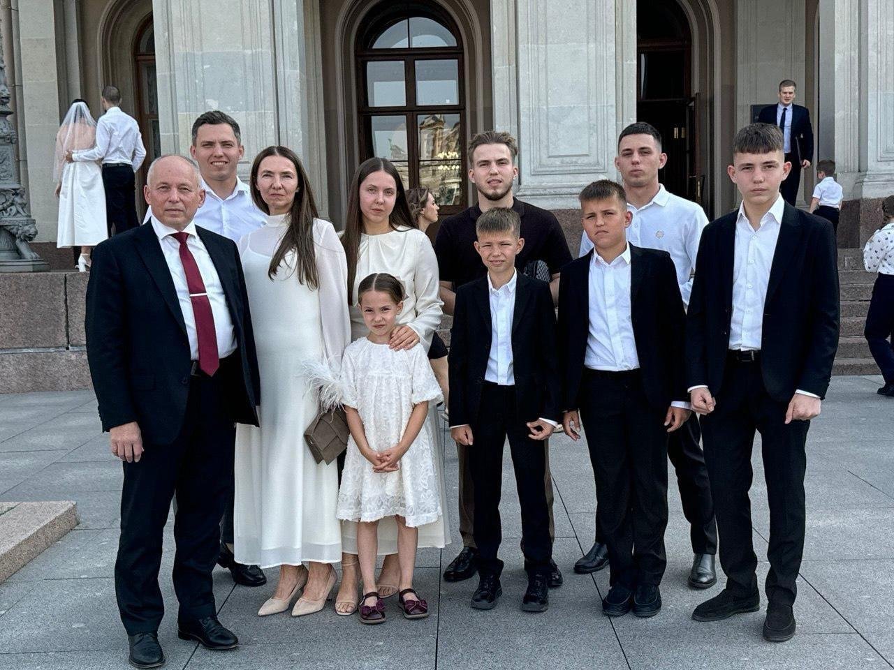 Фото: Мать-героиня из Питера родила 13 детей и уже внуков нянчит! 😲 - Фото 3