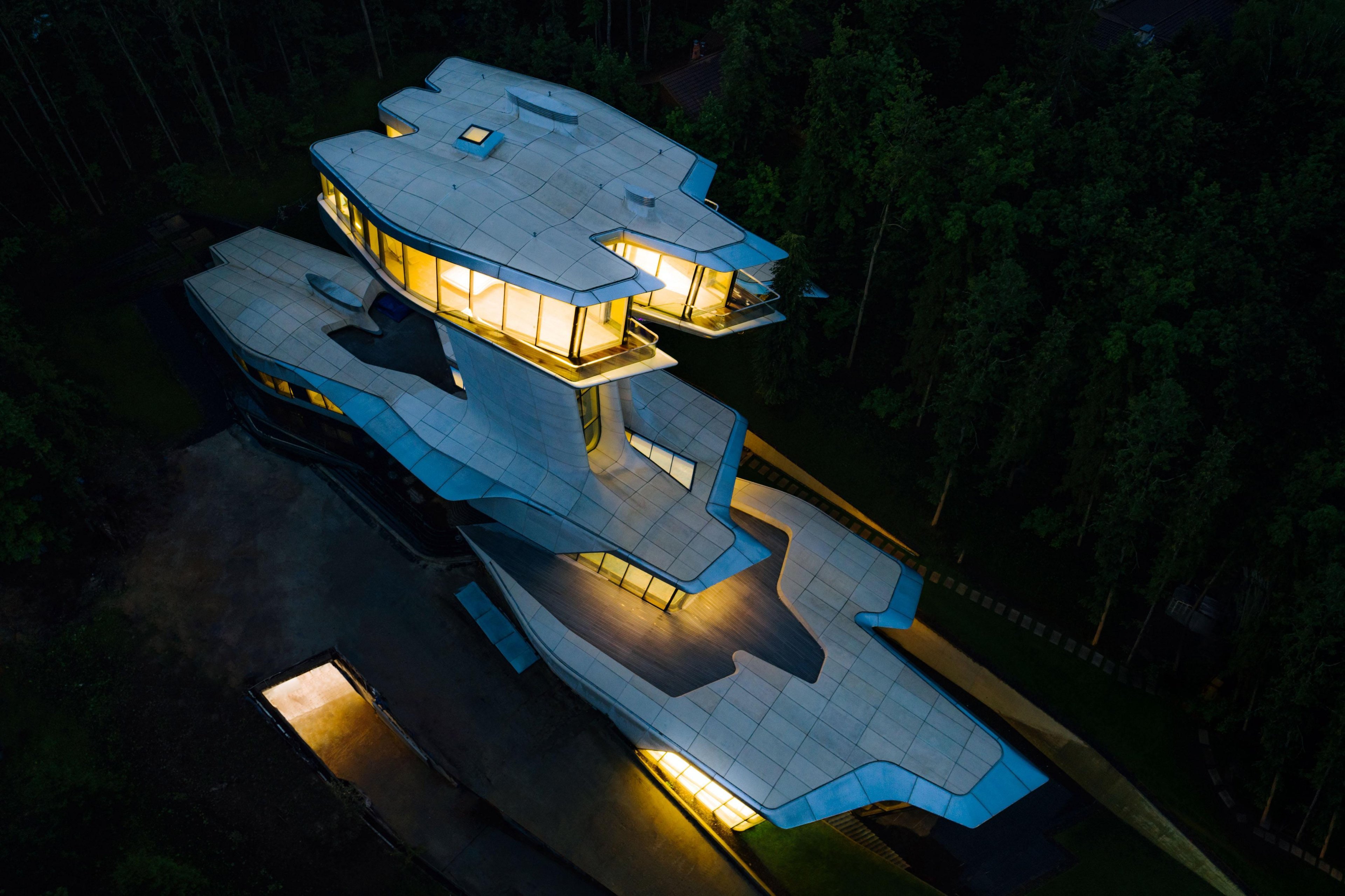 Фото: Мазепин купил особняк-яхту Кэмпбелл за 4 миллиарда! 🤯 - Фото 2