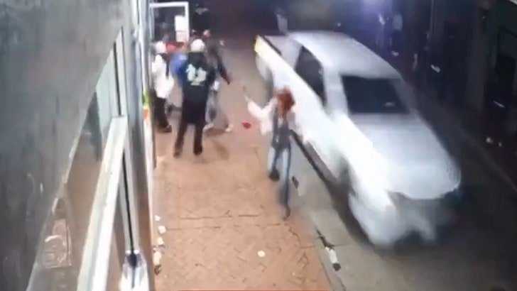 Фото: 😱 Мужик на авто таранил Капитолий! Неужели опять теракт? - Фото 2
