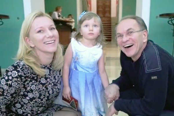 Фото: Не может быть! 37 лет брака злодея Гуськова с Вележевой! 😱 - Фото 5