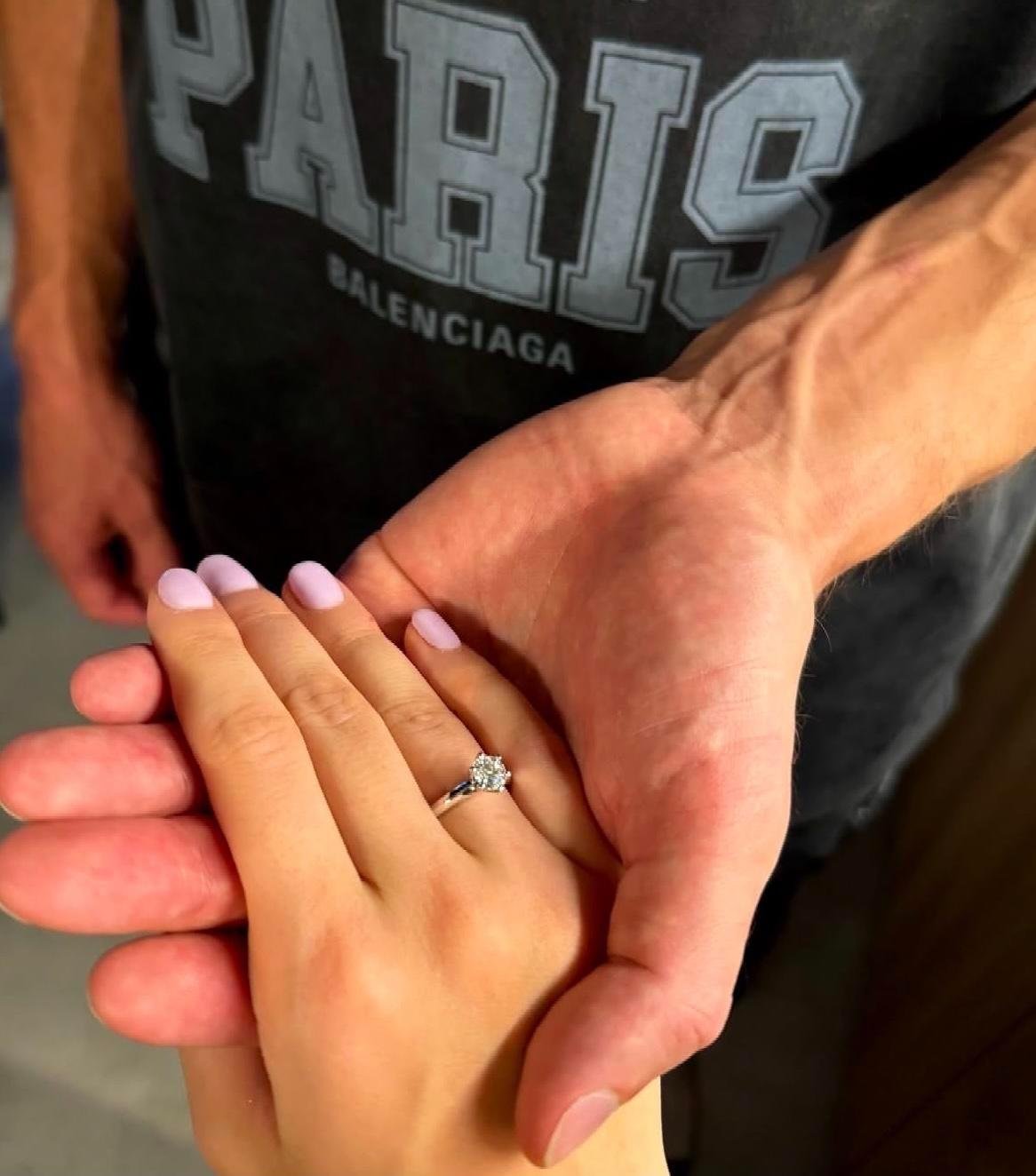 Фото: Не может быть! Фигурист Соловьев окольцевал гимнастку Аверину! 💍🔥 - Фото 3