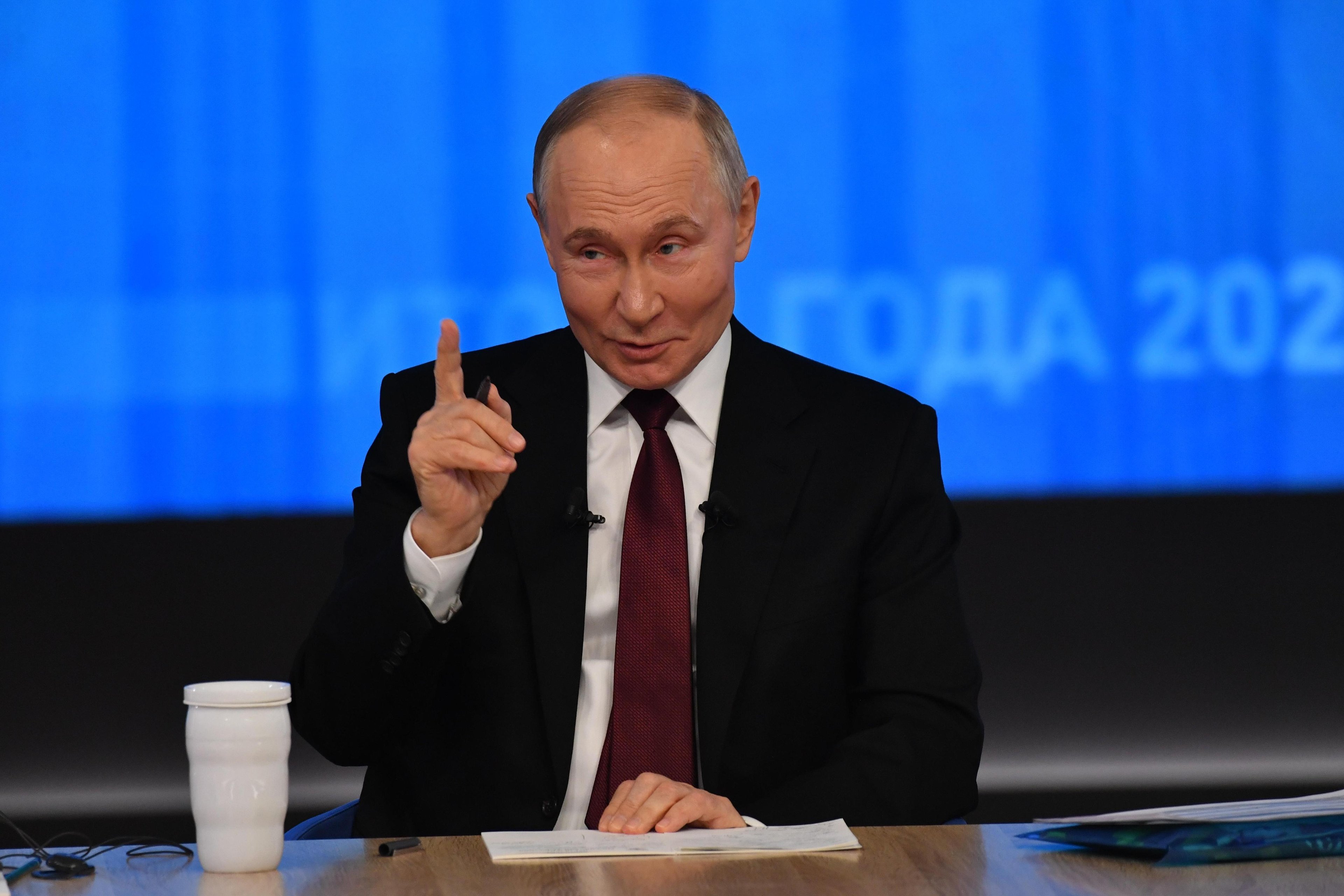 Фото: Неожиданный поворот! Дочь Путина зажигает на ПМЭФ-2025! 🔥 - Фото 2