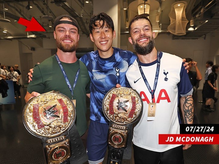 Фото: Ой! Звезда WWE сломал ребра и проткнул легкое прямо на ринге! 😲 - Фото 2
