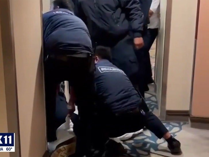 Фото: Пассажир круизного лайнера умер,  пытавшись сломать дверь! 😱 - Фото 4